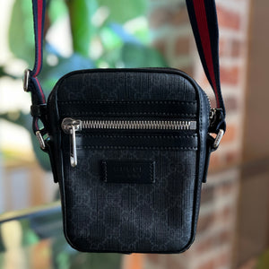 GUCCI Small Black Supreme Canvas Messenger Bag