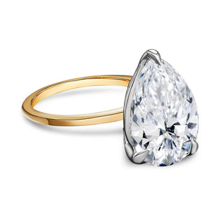 5.33 Moissanite Diamond Soltaire Engagement Ring