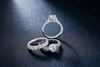 8 Custom Halo Engagement Rings That Will Make You Swoon