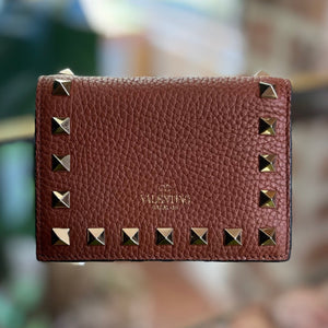 VALENTINO Brown Grainy Calfskin Leather Rockstud Compact Wallet TS3195