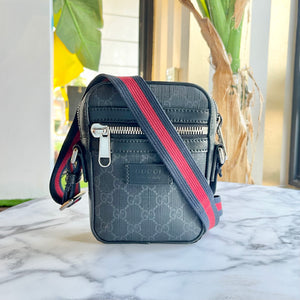 GUCCI Small Black Supreme Canvas Messenger Bag