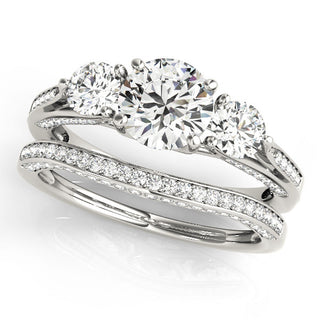 ENGAGEMENT RINGS 3 STONE ROUND