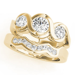 ENGAGEMENT RINGS 3 STONE ROUND