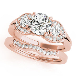 ENGAGEMENT RINGS 3 STONE ROUND