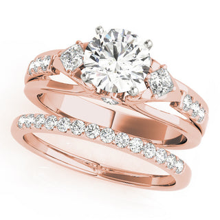 ENGAGEMENT RINGS 3 STONE ROUND