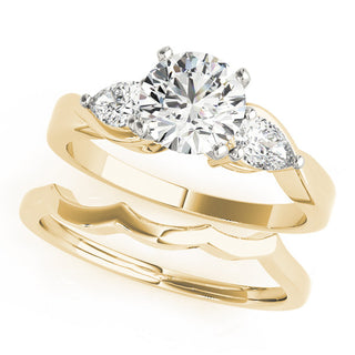 ENGAGEMENT RINGS 3 STONE PEAR