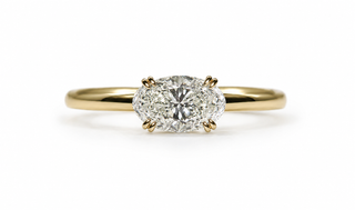 Oval Cut Diamond Engagement Ring